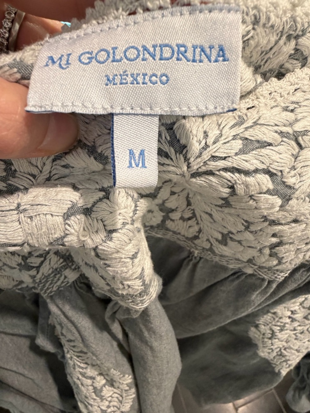 Mi Golondrina Grey Blouse with White Floral Embroidery - Picture 2 of 2